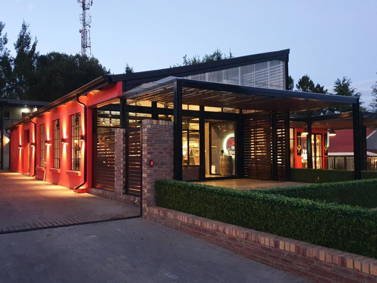 Hotel Sleep@84 Dullstroom Exterior foto